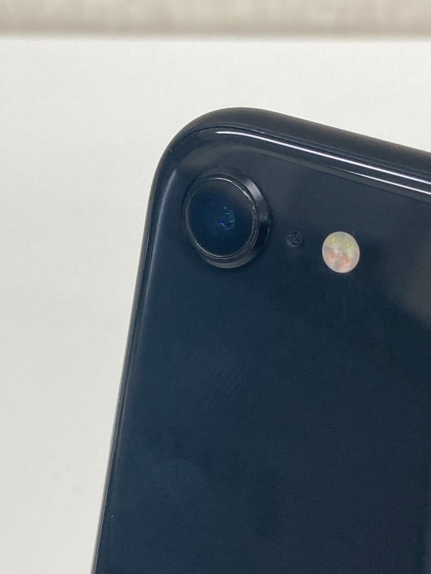 iPhoneSE第2世代(64GB)ブラック★バッテリー81%